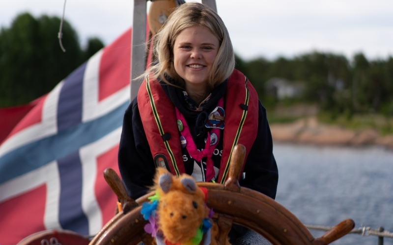 Jente_speider_skipper_seilbåt