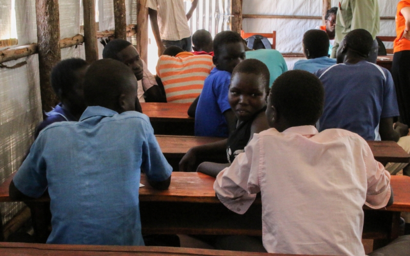 Ungdom på skolen i Uganda